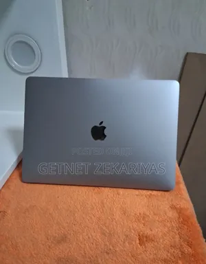 New Laptop Apple MacBook Pro 2017 16GB Intel Core I5 SSD 256GB