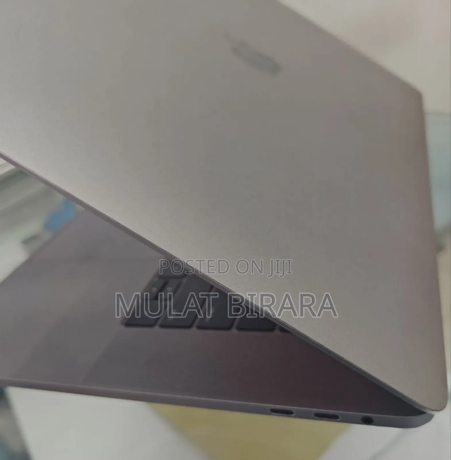 New Laptop Apple MacBook Pro 2019 16GB Intel Core I7 SSD 512GB