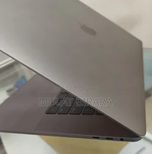 New Laptop Apple MacBook Pro 2019 16GB Intel Core I7 SSD 512GB