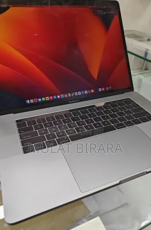 New Laptop Apple MacBook Pro 2019 16GB Intel Core I7 SSD 512GB