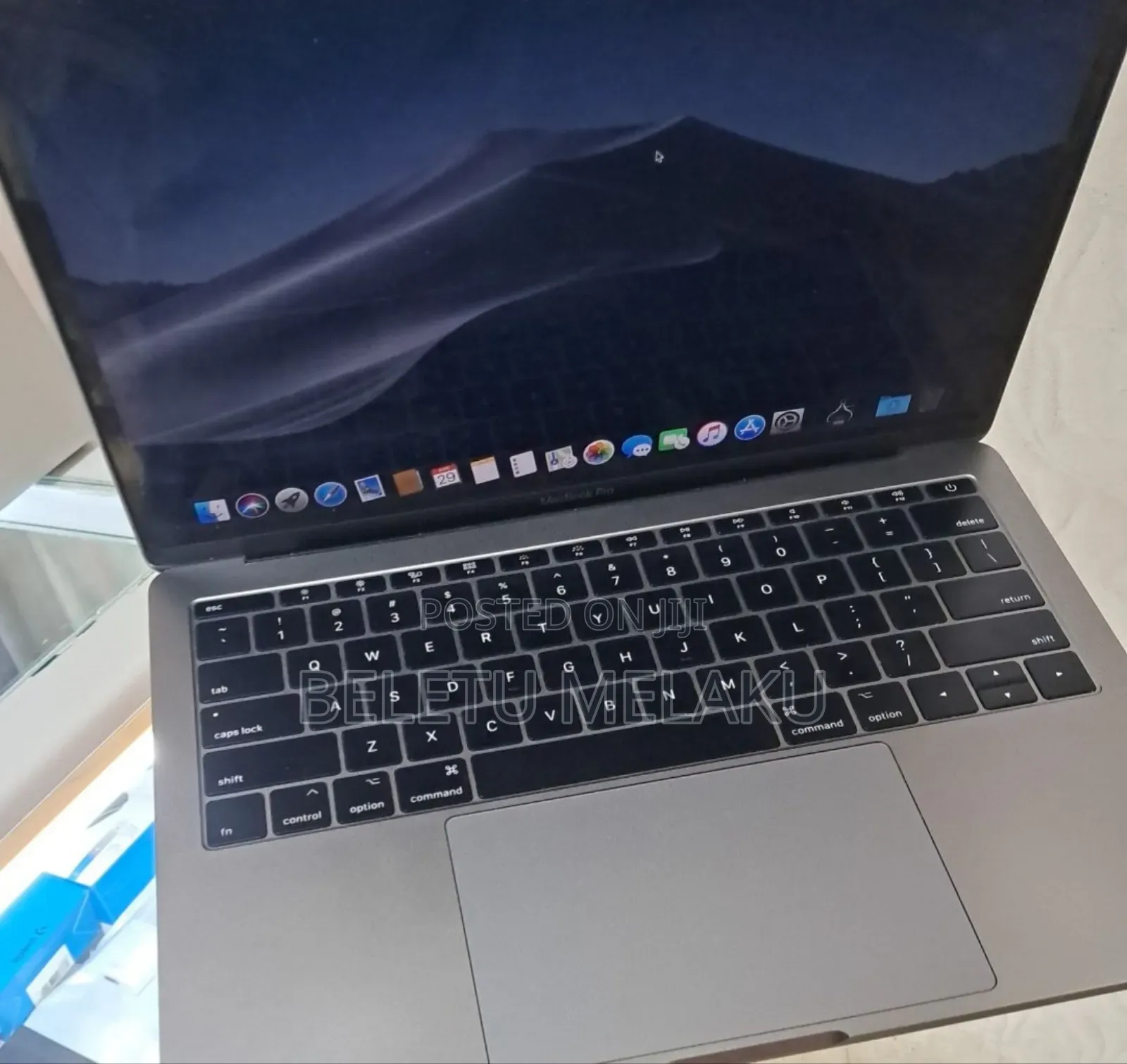 New Laptop Apple MacBook Pro 2017 16GB Intel Core I5 SSD 256GB