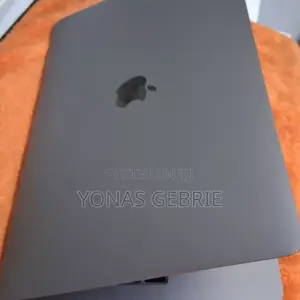 New Laptop Apple MacBook Pro 2017 16GB Intel Core I5 SSD 256GB