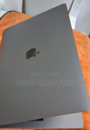 Photo - New Laptop Apple MacBook Pro 2017 16GB Intel Core I5 SSD 256GB