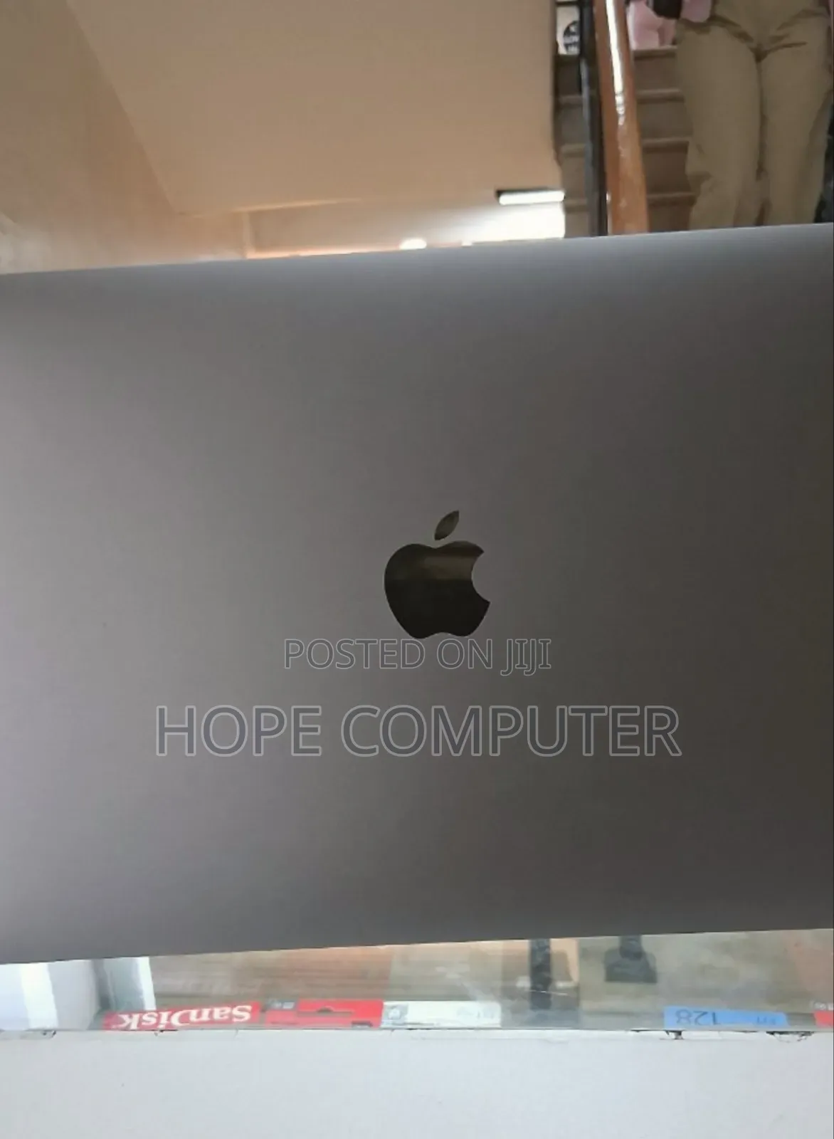 New Laptop Apple MacBook Pro 2017 16GB Intel Core I5 SSD 256GB