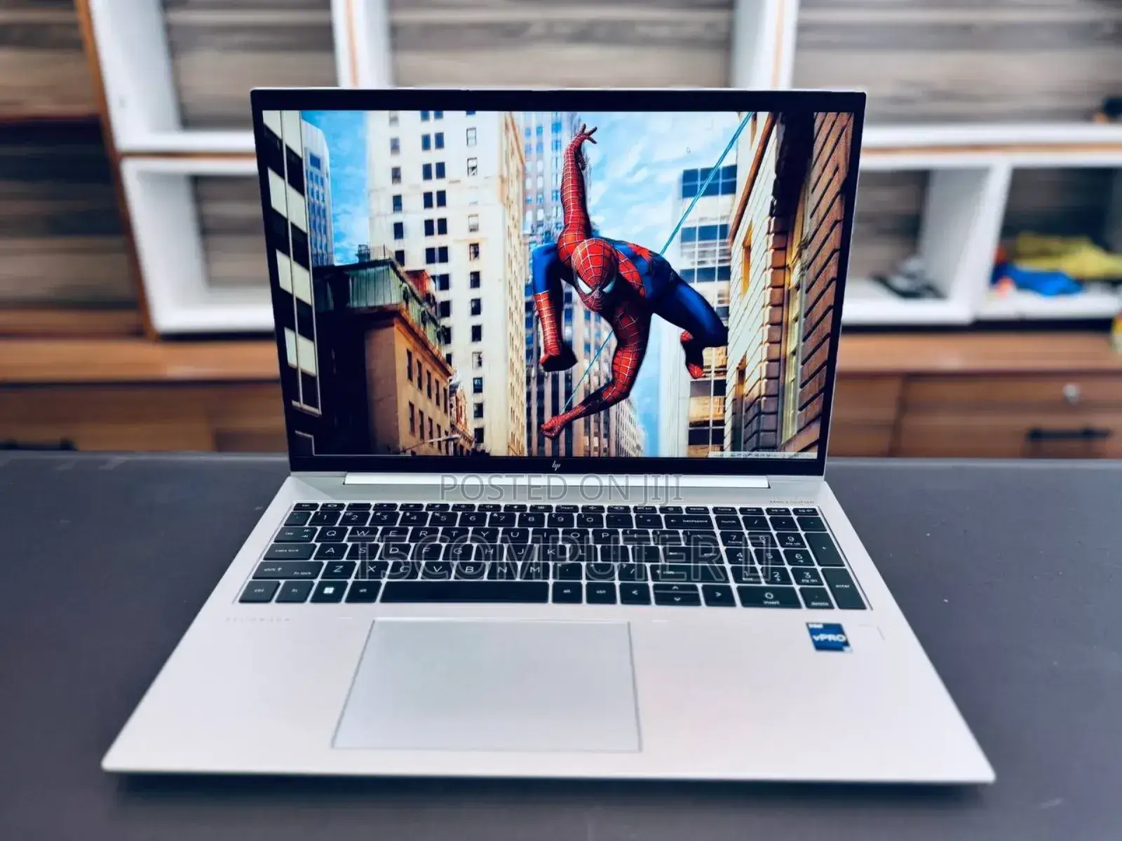 New Laptop HP EliteBook 860 G10 16GB Intel Core I7 SSD 512GB