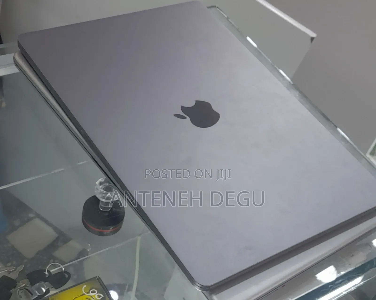 New Laptop Apple MacBook 8GB Apple M3 SSD 256GB