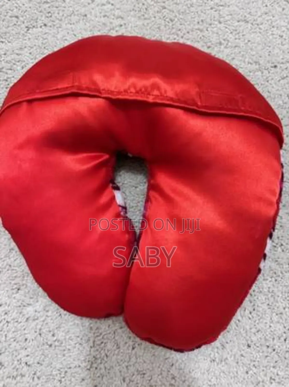 የማጥቢያ ደንገል With Pillow