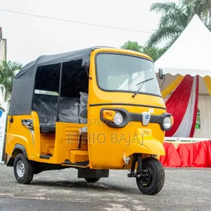Photo - New Piaggio 2024 Yellow