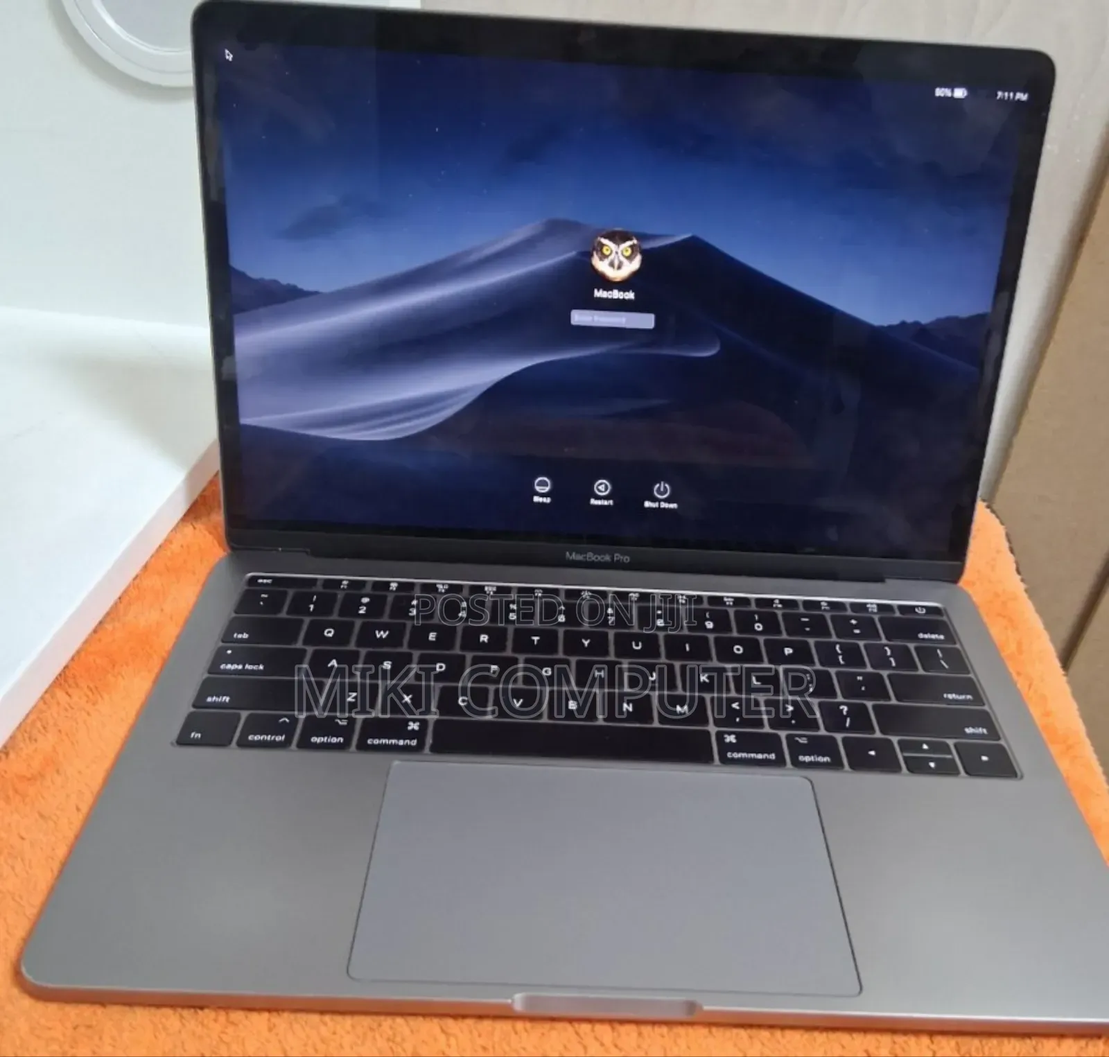 New Laptop Apple MacBook Pro 2017 8GB Intel SSD 256GB