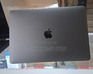 New Laptop Apple MacBook Pro 2017 8GB Intel SSD 256GB