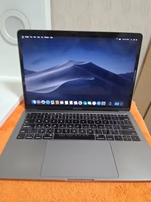 New Laptop Apple MacBook Pro 2017 8GB Intel SSD 256GB