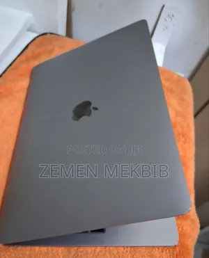 New Laptop Apple MacBook Pro 2017 16GB Intel Core I5 SSD 256GB