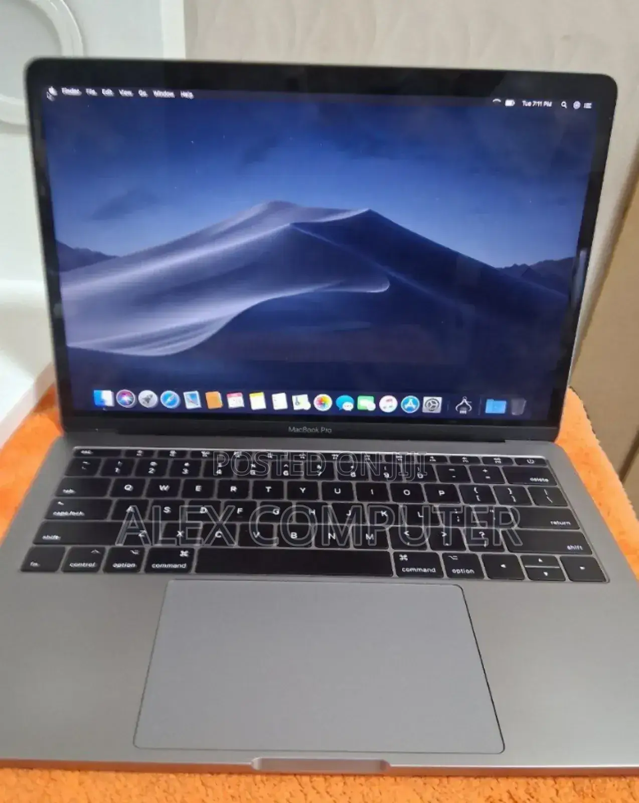 New Laptop Apple MacBook Pro 2017 16GB Intel Core I5 SSD 256GB