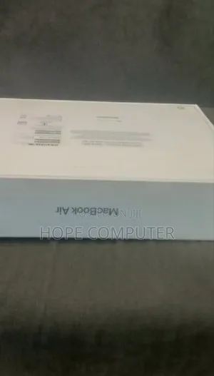 New Laptop Apple MacBook Air 2024 M3 13-Inch 16GB Apple M3 SSD 256GB