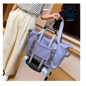 **Foldable Carry-on Bag – Perfect for Short Trips**