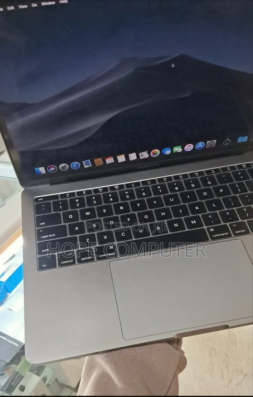 New Laptop Apple MacBook Pro 2017 16GB Intel Core I5 SSD 256GB