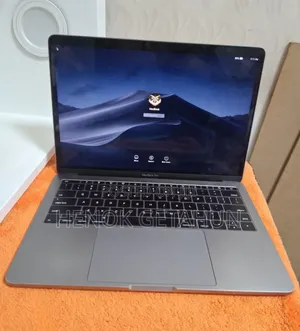 New Laptop Apple MacBook Pro 2017 16GB Intel Core I5 SSD 256GB