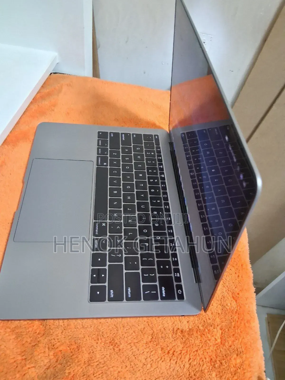 New Laptop Apple MacBook Pro 2017 16GB Intel Core I5 SSD 256GB