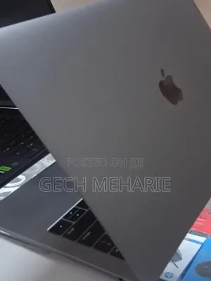 New Laptop Apple MacBook Pro 2017 16GB Intel Core I5 SSD 256GB