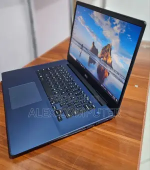 New Laptop Dell Inspiron 15 8GB Intel Core I5 SSD 256GB