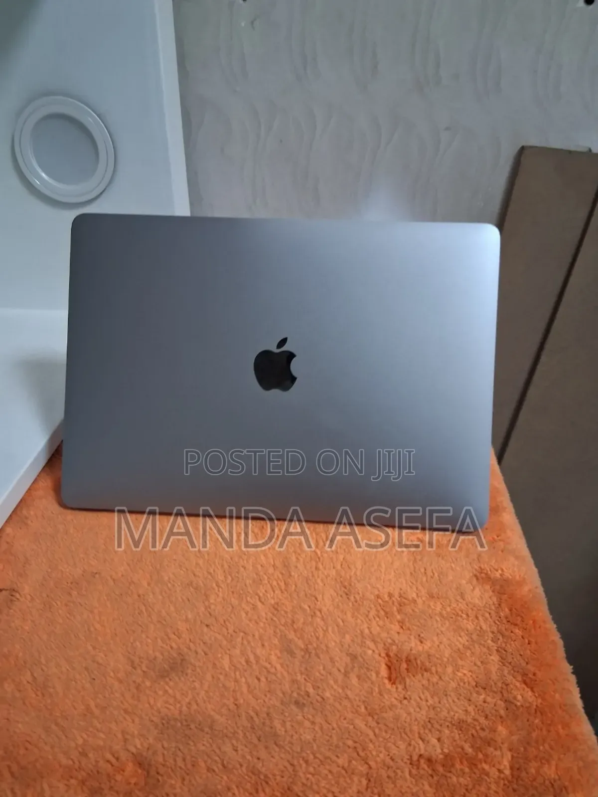 New Laptop Apple MacBook Pro 2017 16GB Intel Core I5 SSD 256GB