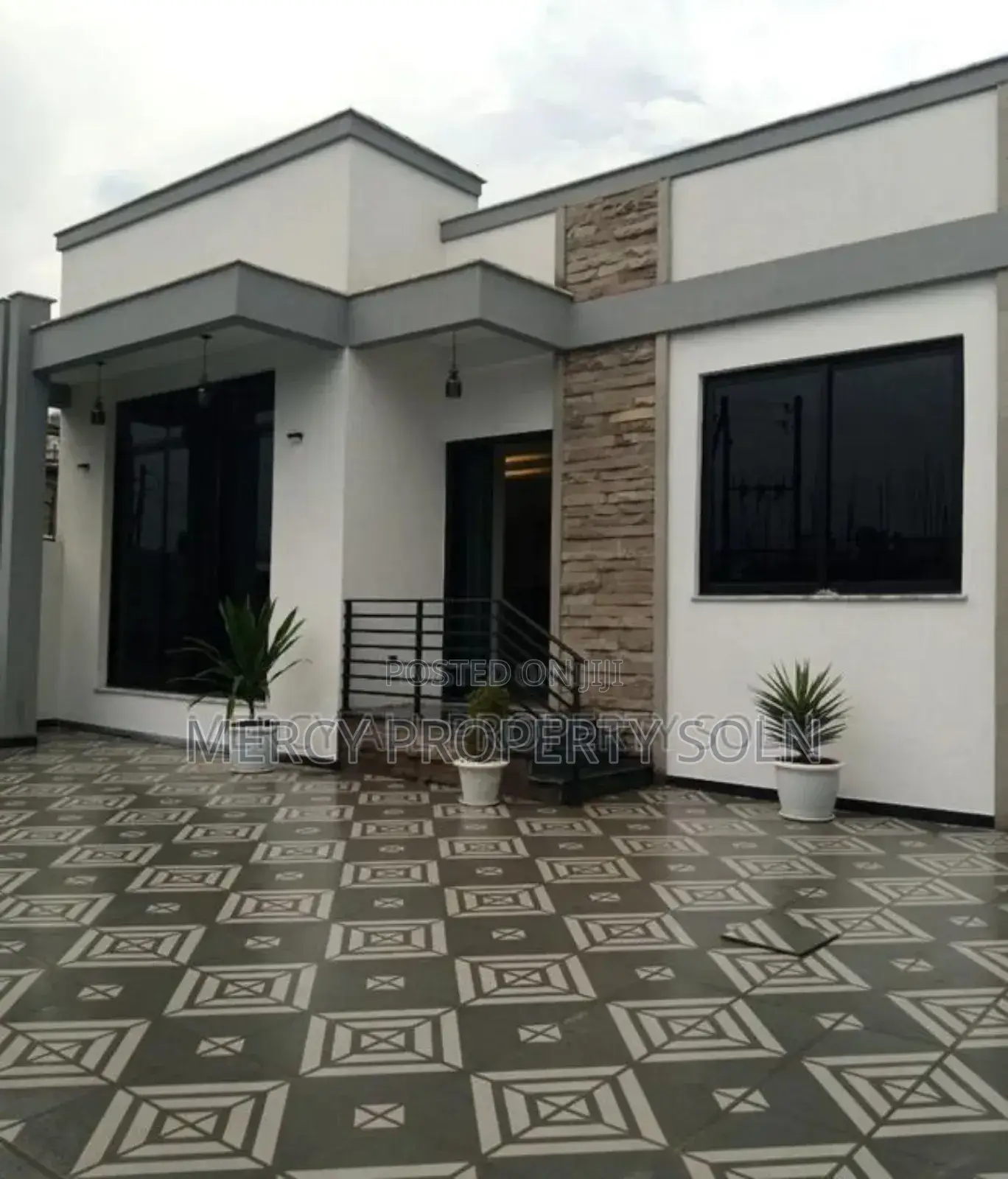 Furnished 5bdrm House in Bole for sale