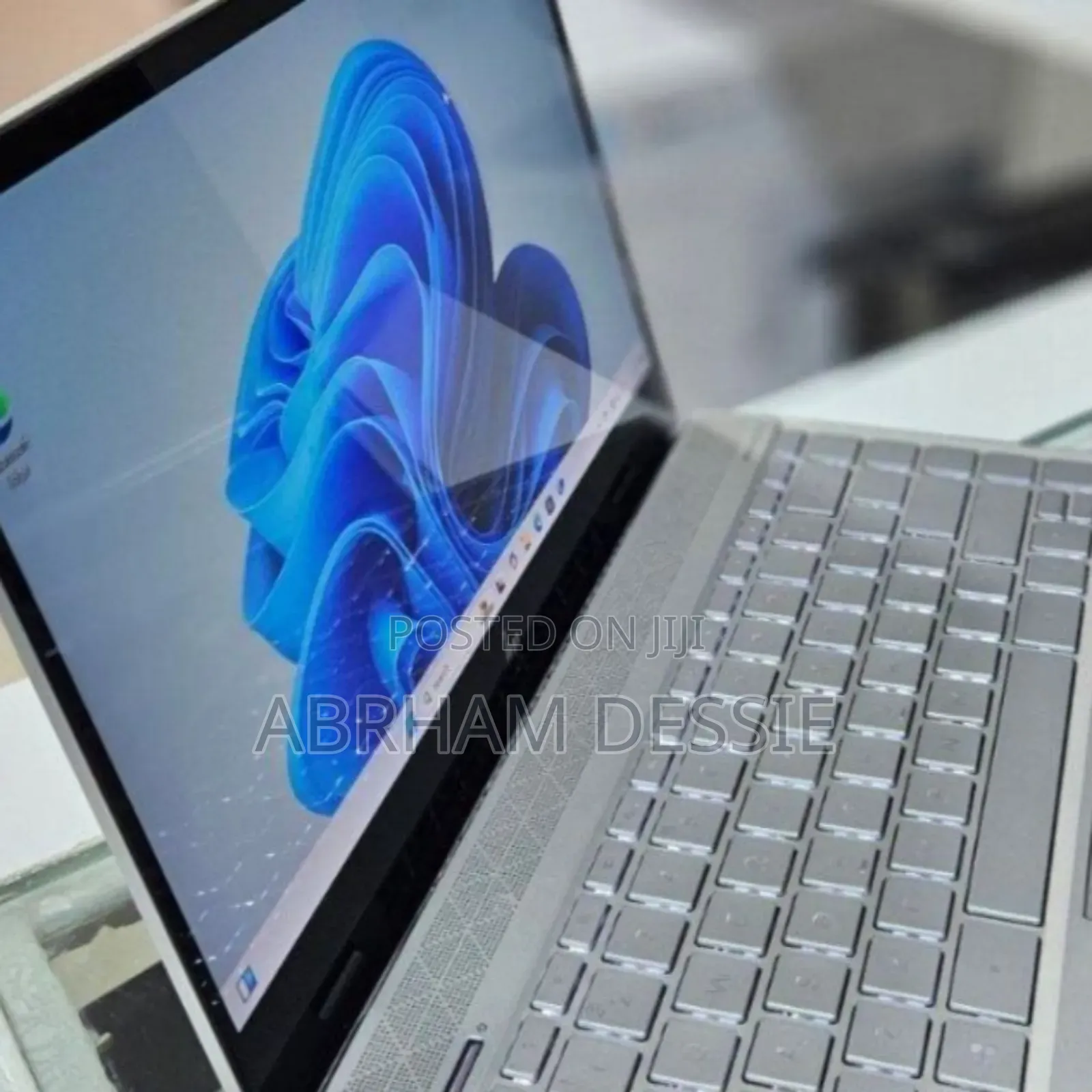 New Laptop HP Envy 13 8GB Intel Core Ultra 7 SSD 256GB