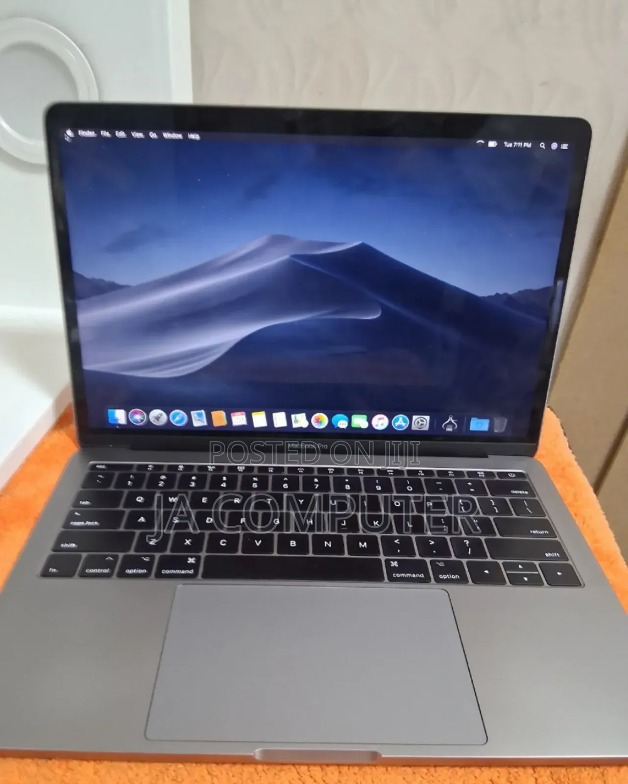 New Laptop Apple MacBook Pro 2017 16GB Intel Core I5 SSD 512GB