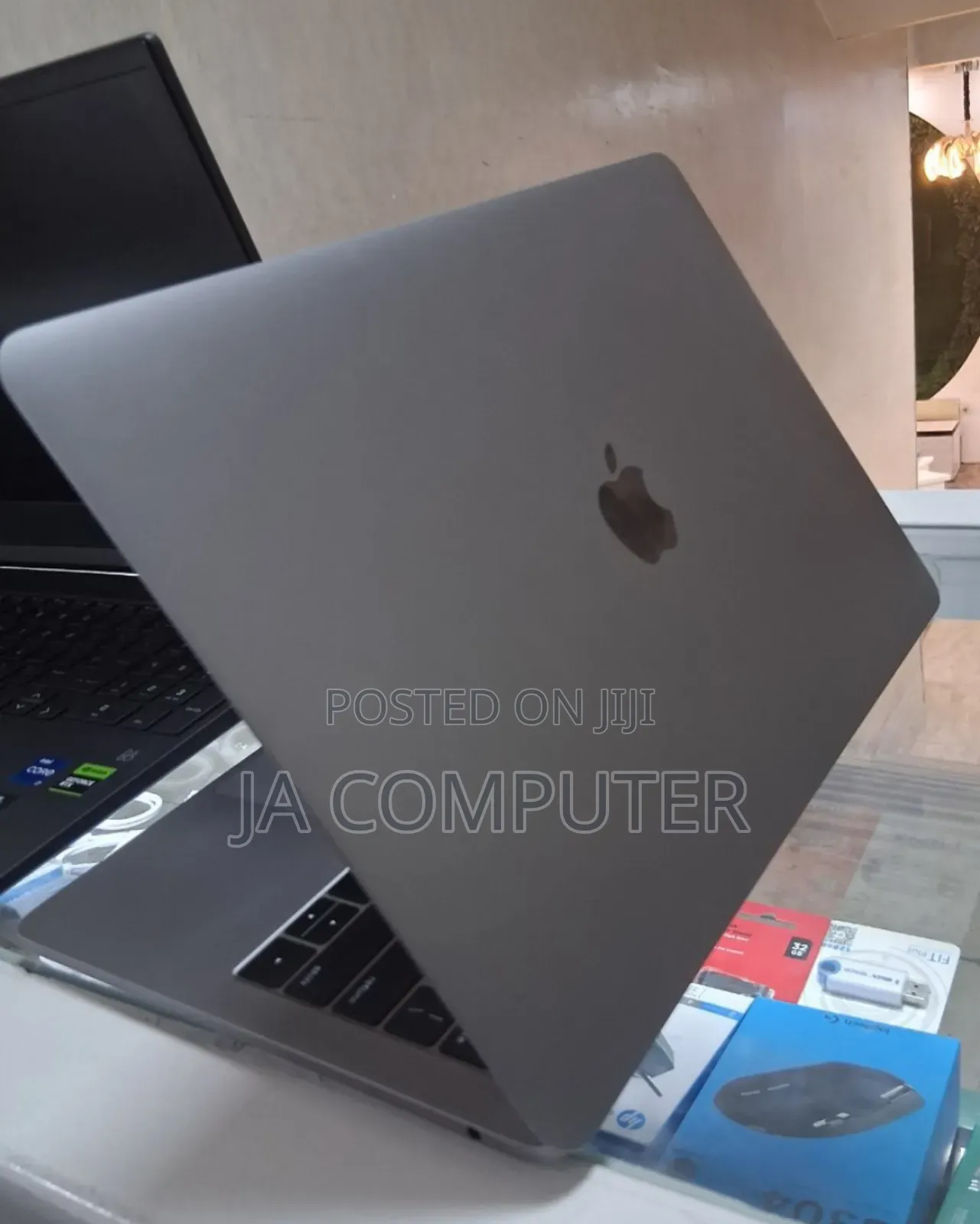 New Laptop Apple MacBook Pro 2017 16GB Intel Core I5 SSD 512GB