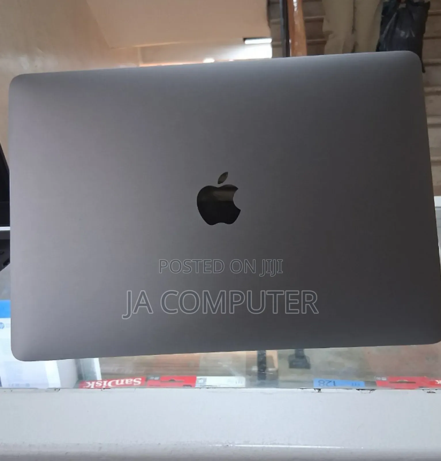 New Laptop Apple MacBook Pro 2017 16GB Intel Core I5 SSD 512GB