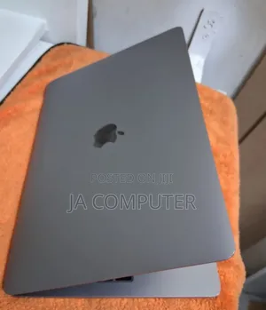 New Laptop Apple MacBook Pro 2017 16GB Intel Core I5 SSD 512GB