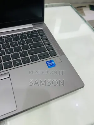 New Laptop HP ZBook Firefly G8 16GB Intel Core I7 SSD 512GB