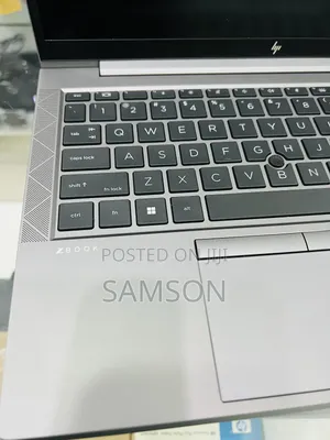 New Laptop HP ZBook Firefly G8 16GB Intel Core I7 SSD 512GB