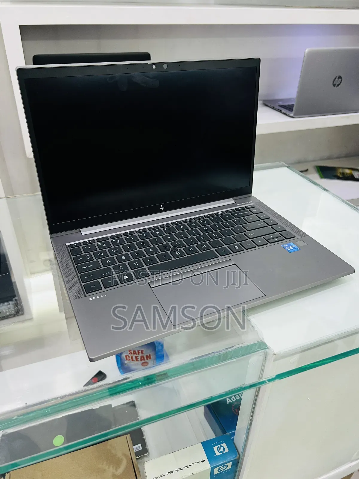 New Laptop HP ZBook Firefly G8 16GB Intel Core I7 SSD 512GB