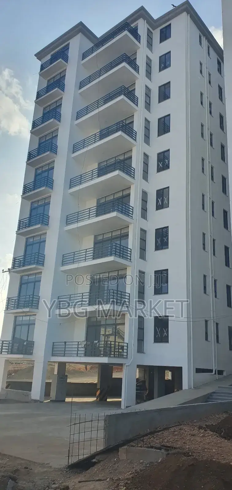 Furnished 3bdrm Apartment in Realestate, Yeka for sale