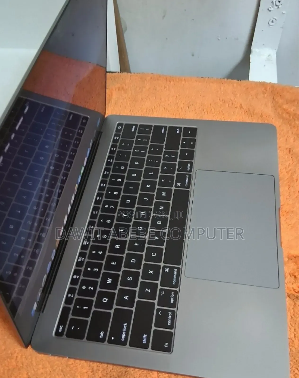 New Laptop Apple MacBook Pro 2017 16GB Intel Core I5 SSD 256GB