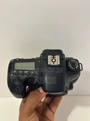 Camera Canon 60d With Lens 18-135mm