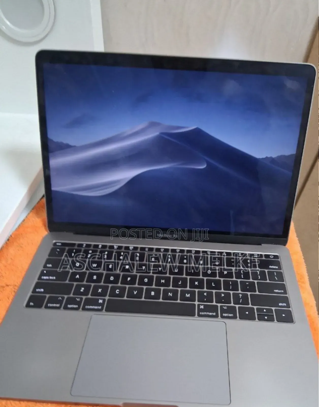 New Laptop Apple MacBook Pro 2017 16GB Intel Core I5 SSD 256GB