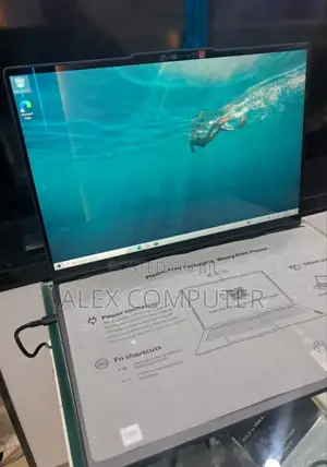 New Laptop Lenovo Yoga 7i 16GB Intel Core Ultra 7 SSD 1T