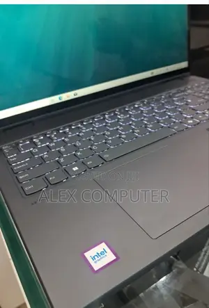 New Laptop Lenovo Yoga 7i 16GB Intel Core Ultra 7 SSD 1T