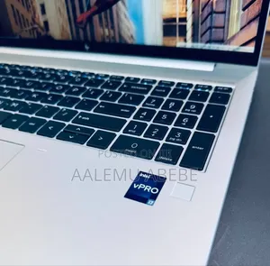 Photo - New Laptop HP EliteBook 860 G10 16GB Intel Core I7 SSD 512GB