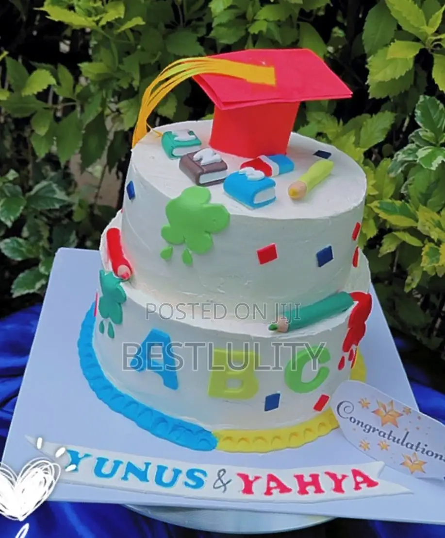 Graduation Cake Fresh and Tasty