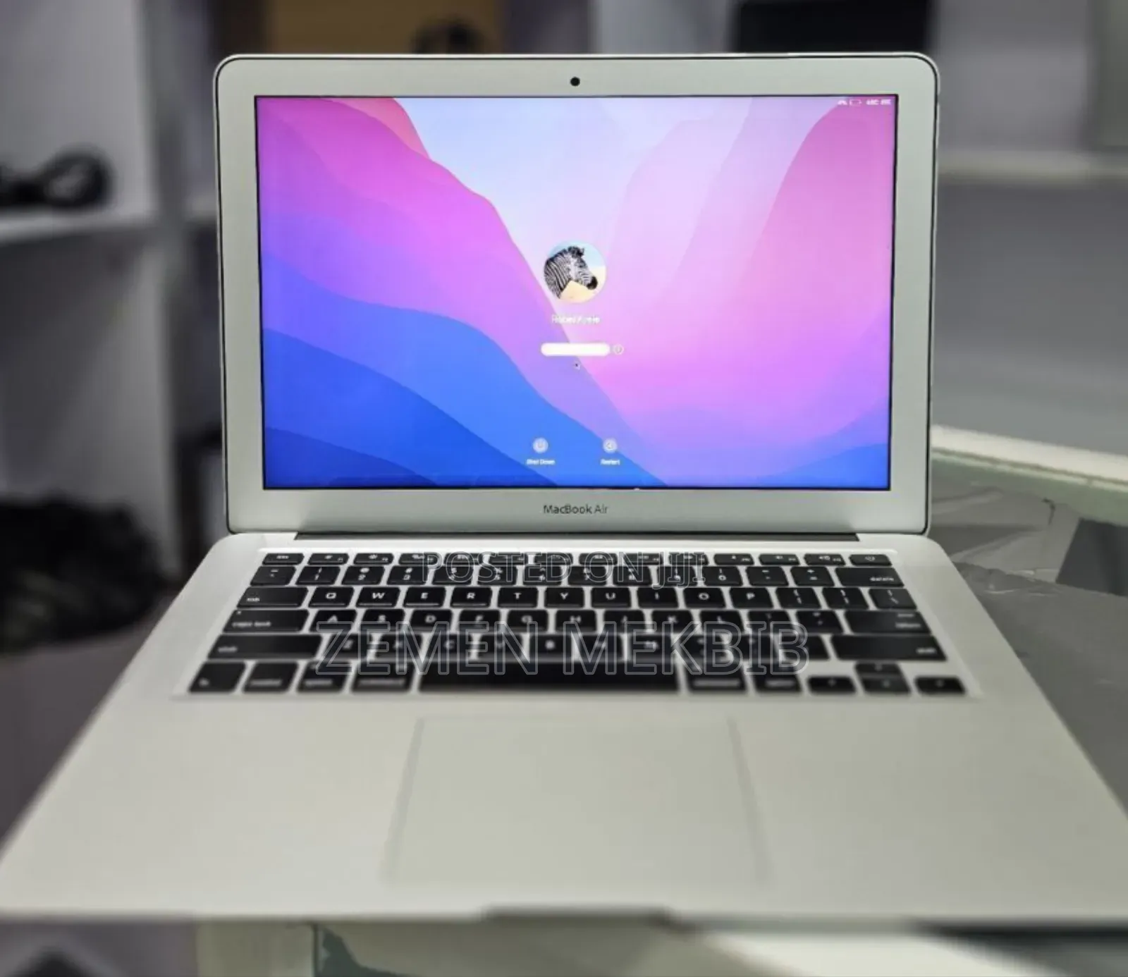 New Laptop Apple MacBook Air 2017 8GB Intel Core I5 SSD 128GB