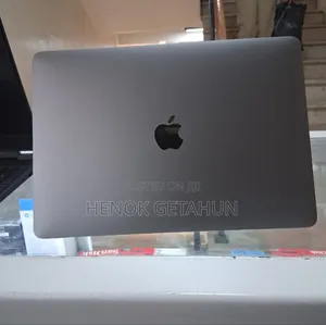 New Laptop Apple MacBook Pro 2017 16GB Intel Core I5 SSD 256GB