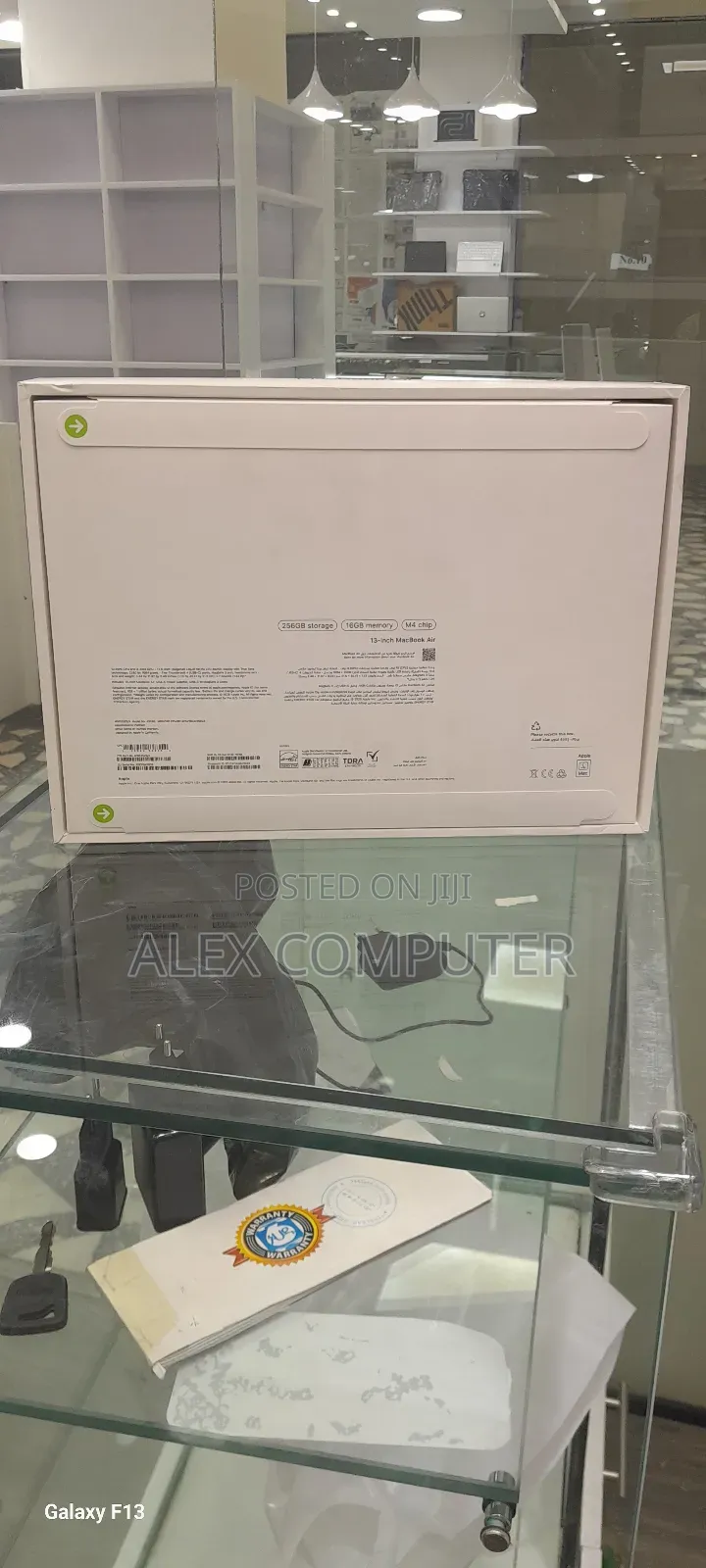 New Laptop Apple MacBook Air 2024 M3 13-Inch 16GB Apple M4 SSD 256GB