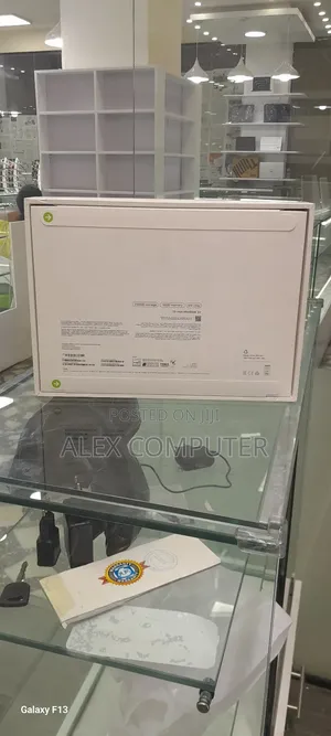 New Laptop Apple MacBook Air 2024 M3 13-Inch 16GB Apple M4 SSD 256GB