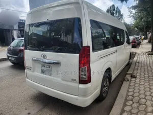 Toyota HiAce 2020 White