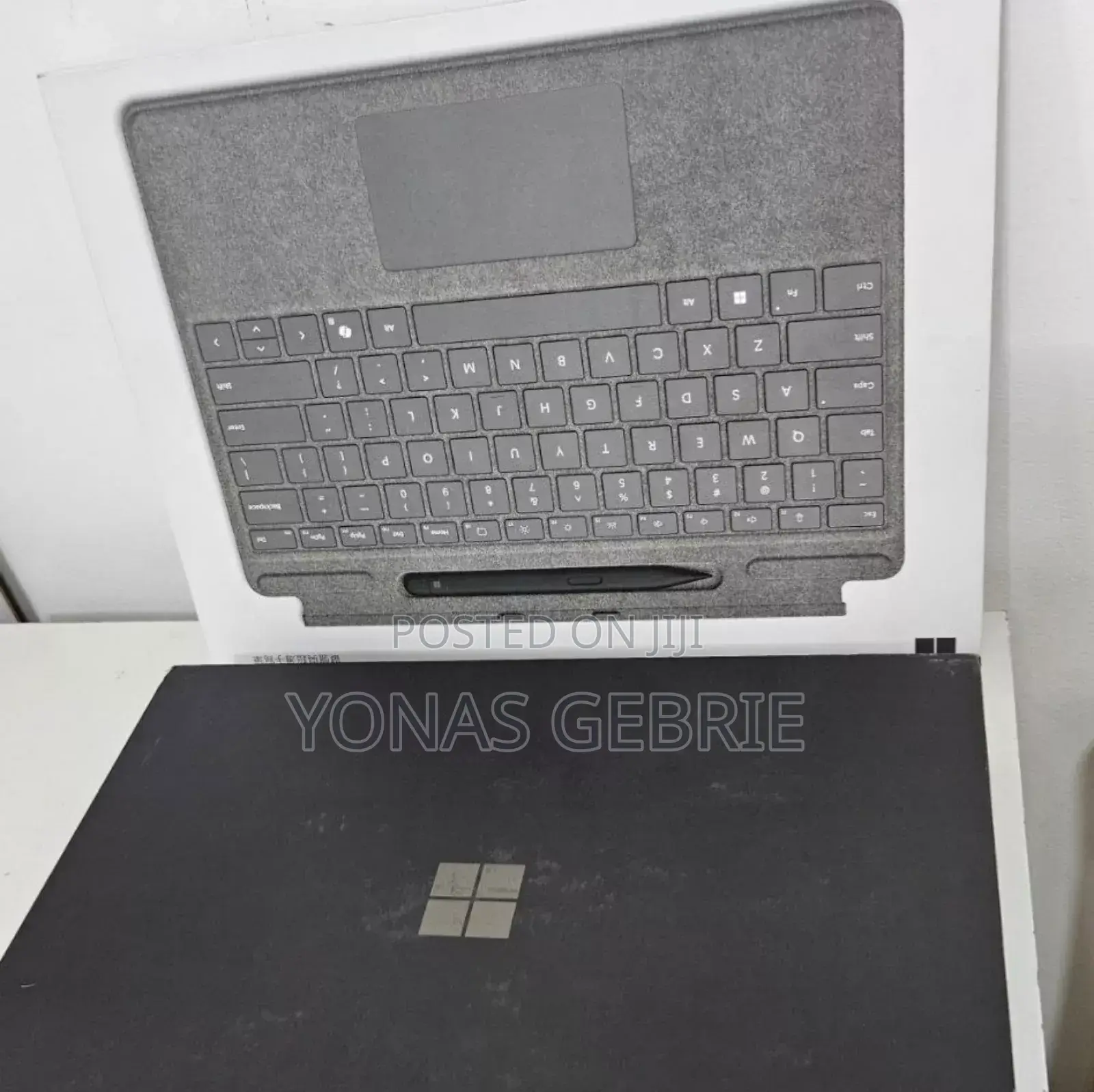 New Microsoft Surface Pro 11th Edition, a Copilot+ PC 16GB SSD 512GB