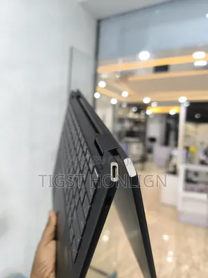 New Laptop HP Spectre 14 32GB Intel Core Ultra 7 SSD 2T