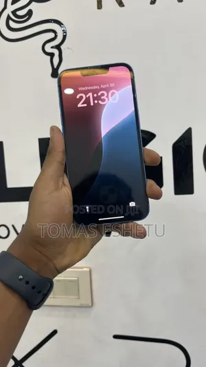 Photo - Apple iPhone 13 128 GB Blue